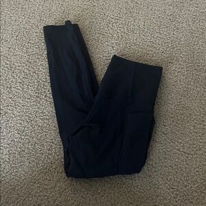 Athleta Salutation Stash Pocket II 7/8 Tight